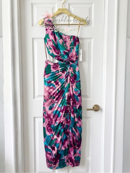 Abercrombie & Fitch Dresses & Skirts - NWOT! Abercrombie One Shoulder Printed Dress With Side Slit/Ruching
